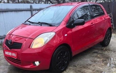 Toyota Yaris III рестайлинг, 2008 год, 620 000 рублей, 2 фотография