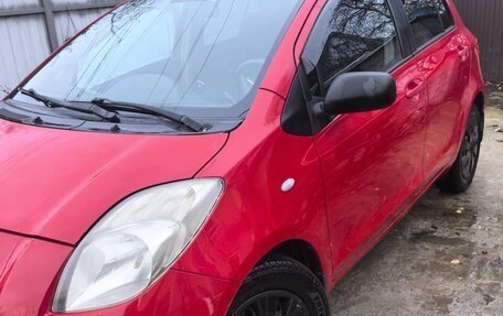 Toyota Yaris III рестайлинг, 2008 год, 620 000 рублей, 16 фотография