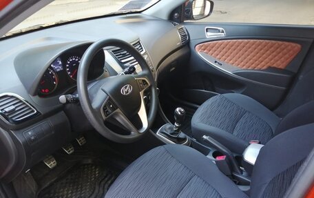 Hyundai Solaris II рестайлинг, 2015 год, 1 249 000 рублей, 15 фотография