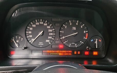 BMW 5 серия, 1989 год, 550 000 рублей, 14 фотография