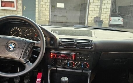 BMW 5 серия, 1989 год, 550 000 рублей, 20 фотография