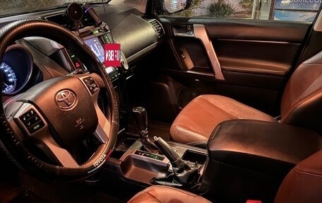 Toyota Land Cruiser Prado 150 рестайлинг 2, 2017 год, 4 250 000 рублей, 13 фотография