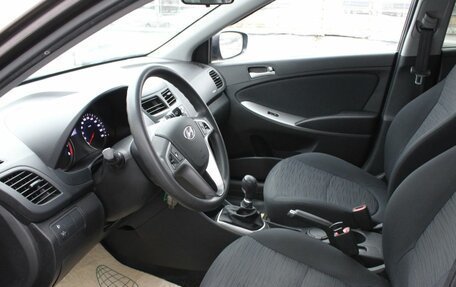 Hyundai Solaris II рестайлинг, 2015 год, 1 040 000 рублей, 13 фотография