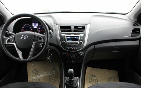 Hyundai Solaris II рестайлинг, 2015 год, 1 040 000 рублей, 14 фотография