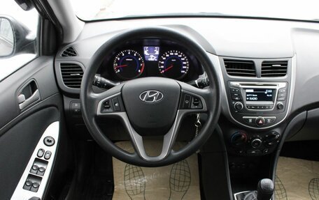 Hyundai Solaris II рестайлинг, 2015 год, 1 040 000 рублей, 15 фотография