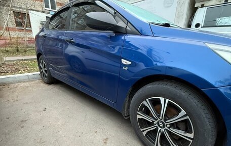 Hyundai Solaris II рестайлинг, 2013 год, 750 000 рублей, 2 фотография