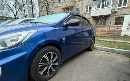 Hyundai Solaris II рестайлинг, 2013 год, 750 000 рублей, 3 фотография