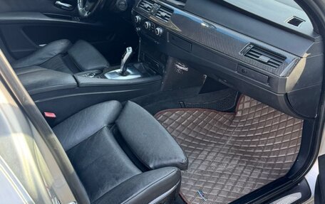 BMW 5 серия, 2004 год, 1 400 000 рублей, 3 фотография