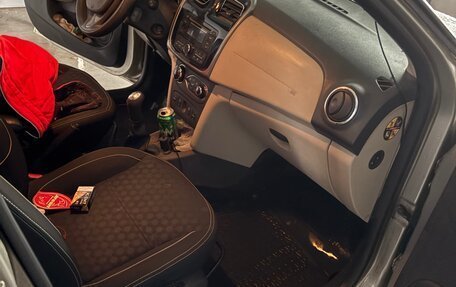 Renault Logan II, 2015 год, 820 000 рублей, 5 фотография