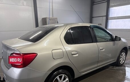 Renault Logan II, 2015 год, 820 000 рублей, 2 фотография