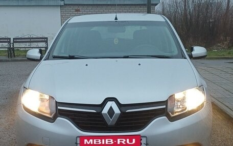 Renault Sandero II рестайлинг, 2014 год, 700 000 рублей, 2 фотография