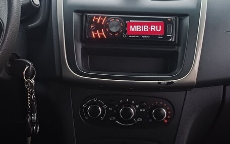 Renault Sandero II рестайлинг, 2014 год, 700 000 рублей, 5 фотография