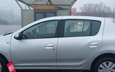 Renault Sandero II рестайлинг, 2014 год, 700 000 рублей, 11 фотография