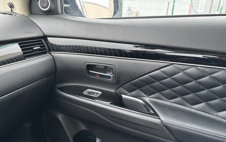 Mitsubishi Outlander III рестайлинг 3, 2014 год, 2 600 000 рублей, 13 фотография