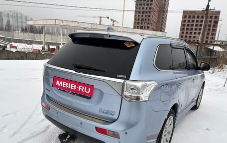 Mitsubishi Outlander III рестайлинг 3, 2014 год, 2 600 000 рублей, 3 фотография