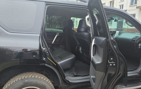 Toyota Land Cruiser Prado 150 рестайлинг 2, 2012 год, 3 300 000 рублей, 12 фотография