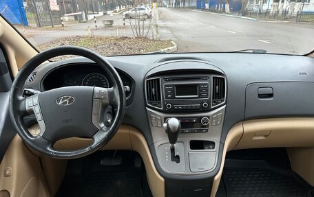 Hyundai H-1 II рестайлинг, 2018 год, 2 300 000 рублей, 10 фотография