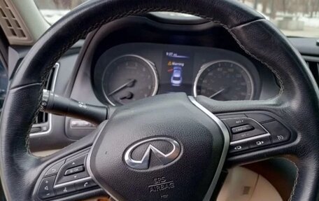 Infiniti Q50 I рестайлинг, 2017 год, 1 700 000 рублей, 12 фотография