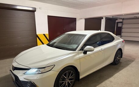 Toyota Camry, 2022 год, 4 000 000 рублей, 3 фотография