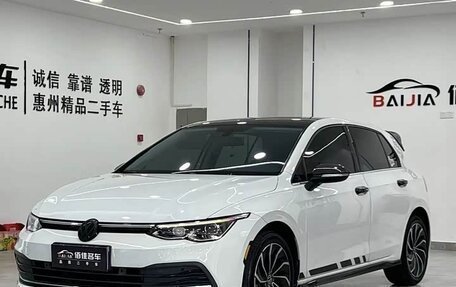 Volkswagen Golf VIII, 2021 год, 1 900 000 рублей, 1 фотография