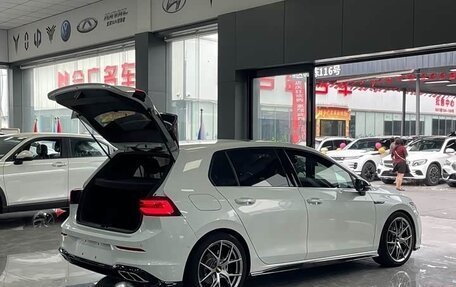 Volkswagen Golf VIII, 2022 год, 2 175 000 рублей, 6 фотография