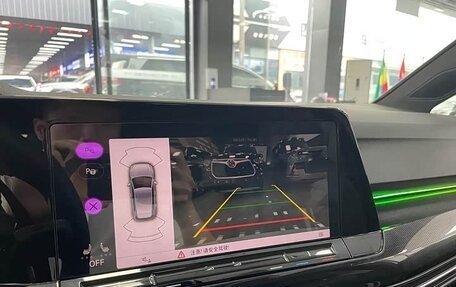 Volkswagen Golf VIII, 2022 год, 2 175 000 рублей, 12 фотография