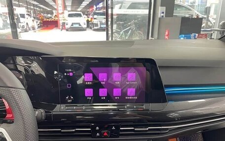 Volkswagen Golf VIII, 2022 год, 2 175 000 рублей, 13 фотография