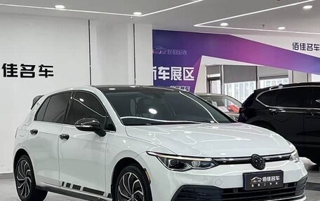 Volkswagen Golf VIII, 2021 год, 1 900 000 рублей, 7 фотография