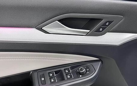 Volkswagen Golf VIII, 2021 год, 1 900 000 рублей, 9 фотография