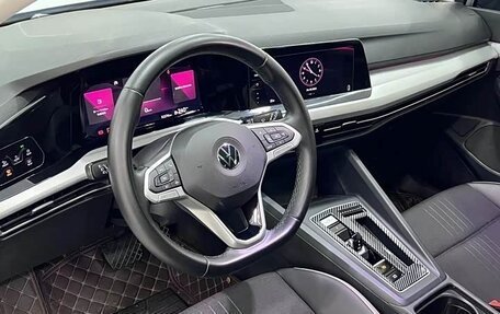 Volkswagen Golf VIII, 2021 год, 1 900 000 рублей, 11 фотография