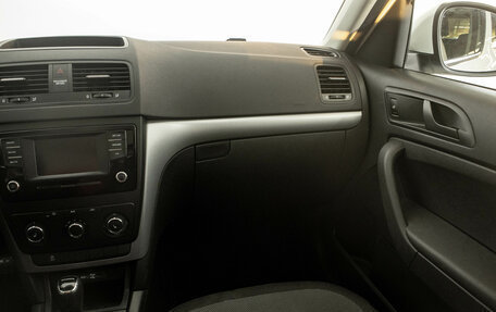 Skoda Yeti I рестайлинг, 2017 год, 1 369 000 рублей, 13 фотография