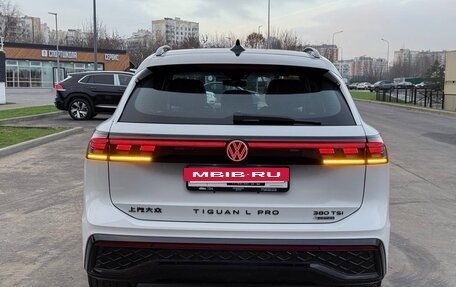 Volkswagen Tiguan, 2025 год, 4 900 000 рублей, 40 фотография