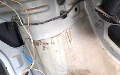 Mazda 323, 1998 год, 210 000 рублей, 14 фотография