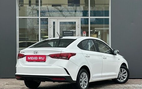 Hyundai Solaris II рестайлинг, 2021 год, 1 589 000 рублей, 2 фотография