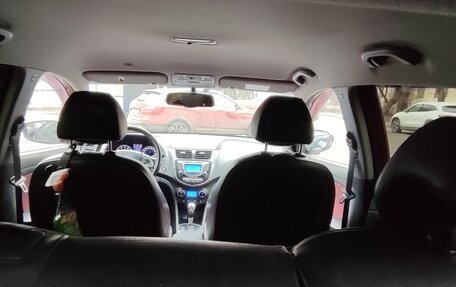 Hyundai Solaris II рестайлинг, 2012 год, 690 000 рублей, 6 фотография