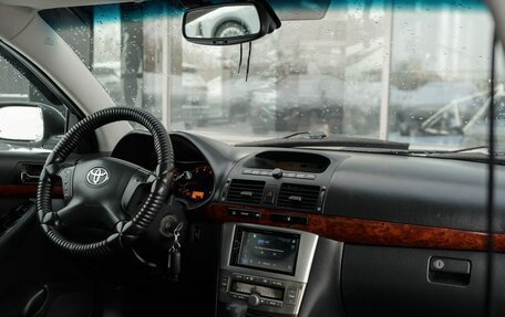 Toyota Avensis III рестайлинг, 2005 год, 900 000 рублей, 10 фотография