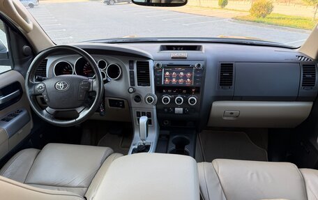 Toyota Sequoia II рестайлинг, 2008 год, 2 950 000 рублей, 31 фотография