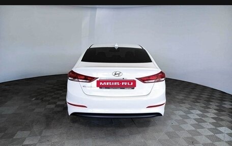 Hyundai Elantra VI рестайлинг, 2017 год, 1 390 000 рублей, 4 фотография