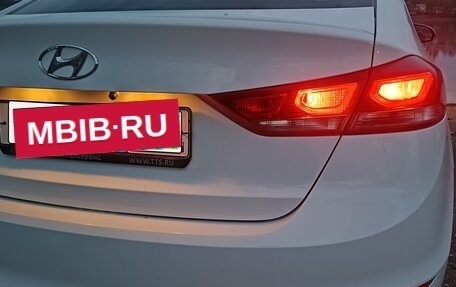 Hyundai Elantra VI рестайлинг, 2017 год, 1 390 000 рублей, 6 фотография