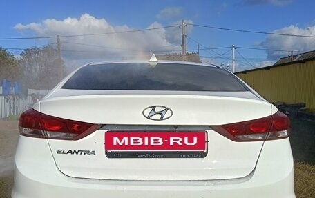 Hyundai Elantra VI рестайлинг, 2017 год, 1 390 000 рублей, 9 фотография