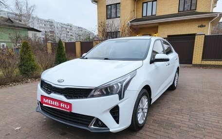 KIA Rio IV, 2021 год, 1 585 000 рублей, 4 фотография