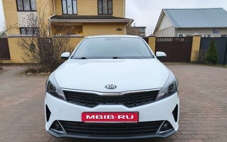KIA Rio IV, 2021 год, 1 585 000 рублей, 2 фотография