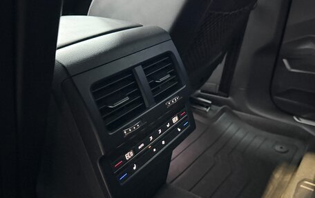 Volkswagen Touareg III, 2018 год, 4 890 000 рублей, 18 фотография