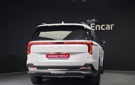 KIA Carnival, 2024 год, 5 240 000 рублей, 3 фотография