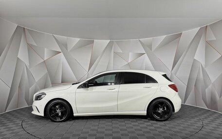 Mercedes-Benz A-Класс, 2017 год, 1 345 000 рублей, 5 фотография