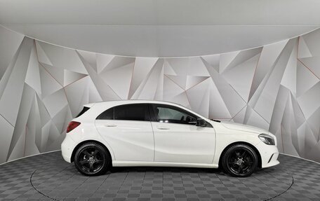 Mercedes-Benz A-Класс, 2017 год, 1 345 000 рублей, 6 фотография
