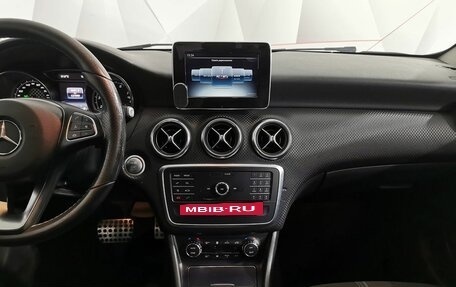Mercedes-Benz A-Класс, 2017 год, 1 345 000 рублей, 11 фотография
