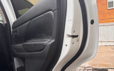 Mitsubishi Outlander III рестайлинг 3, 2018 год, 2 000 000 рублей, 18 фотография