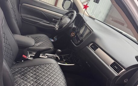 Mitsubishi Outlander III рестайлинг 3, 2018 год, 2 000 000 рублей, 20 фотография