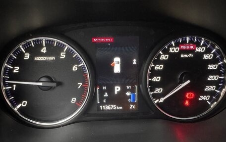 Mitsubishi Outlander III рестайлинг 3, 2018 год, 2 000 000 рублей, 10 фотография